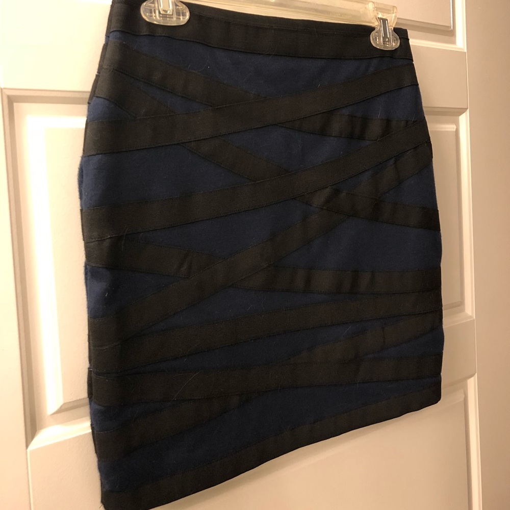 Express black and navy blue skirt